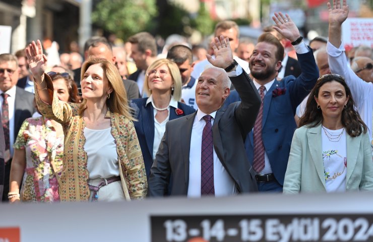 Bursa Gastronomi Festivali kortej yürüyüşüyle başladı