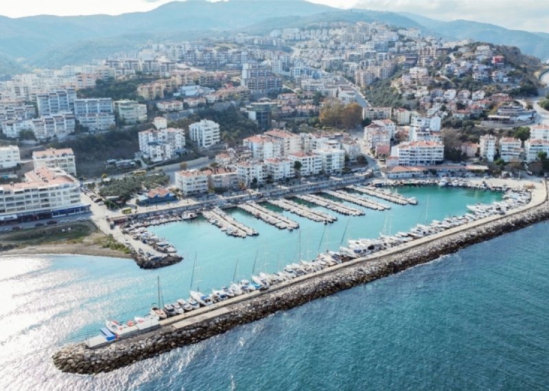 ARNAVUTKÖY BALIKÇI BARINAĞI YAT LİMANI OLUYOR