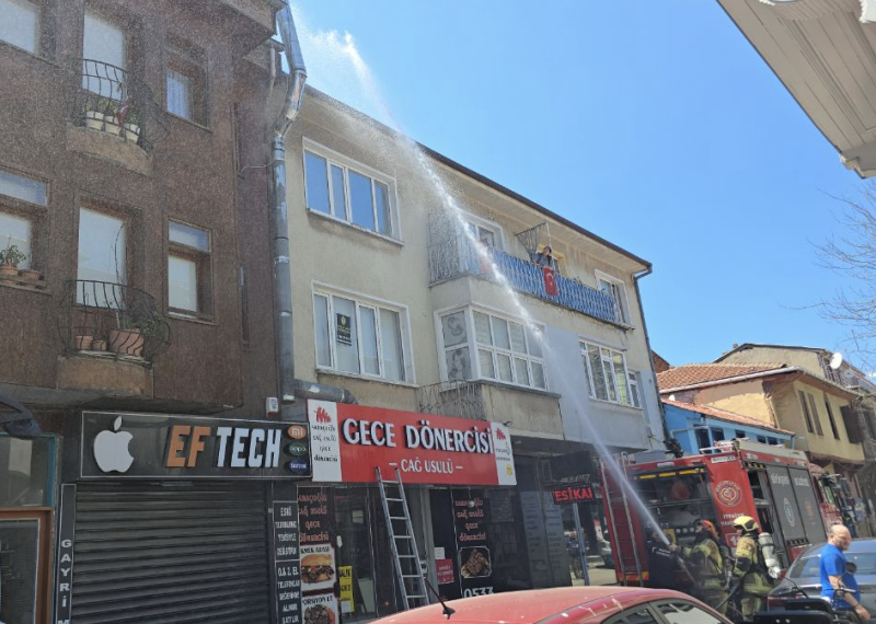 İŞ YERİ\'NDE YANGIN ÇIKTI