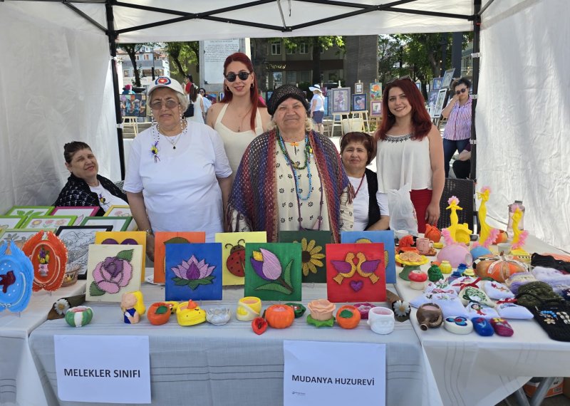 MUDANYA\'DA YIL SONU SERGİSİNE YOĞUN İLGİ