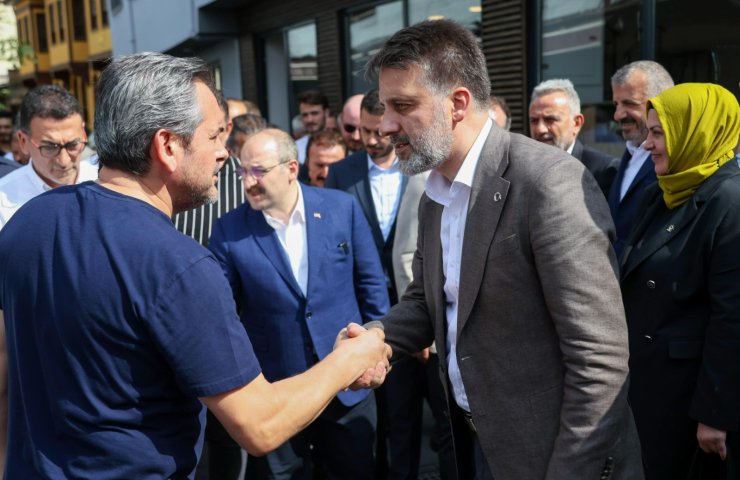 KAYHAN ÇARŞISI\'NDA YARALAR SARILIYOR