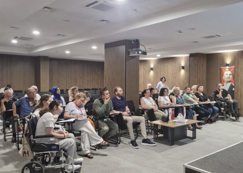 ENGELSİZ GELECEK İÇİN ÇALIŞTAY DÜZENLENDİ 
