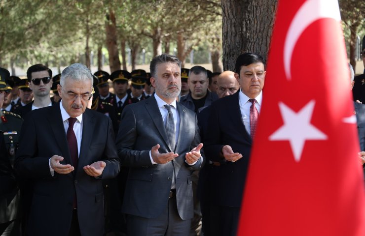BURSA\'DA 15 TEMMUZ PROGRAMI ŞEHİTLER ANMASI İLE BAŞLADI