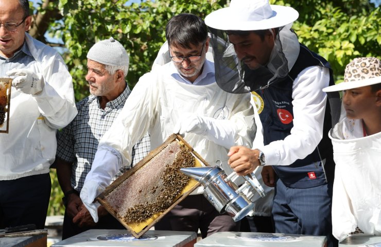 BÜYÜKŞEHİR ÜRETİCİ EL ELE