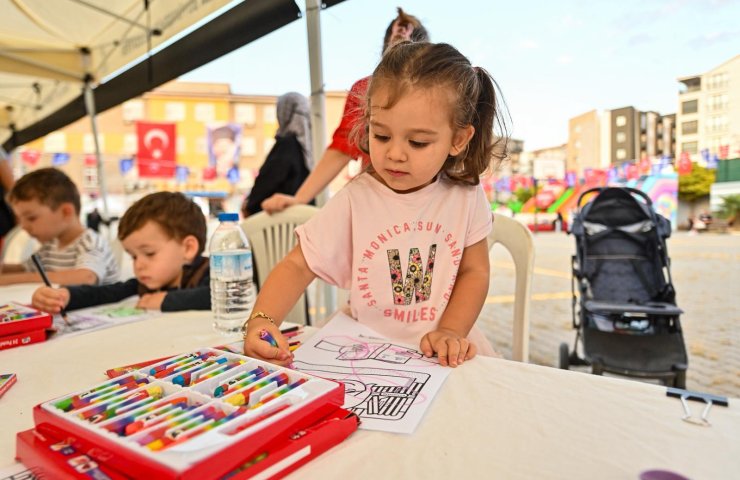  BURSA\'DA ÇOCUKLARIN ŞENLİK COŞKUSU