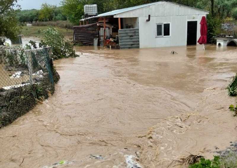 MUDANYA’DA SEL CAN ALIYORDU