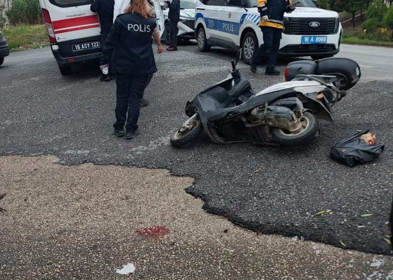 MOTOSİKLET DEVRİLDİ, SÜRÜCÜ AĞIR YARALANDI